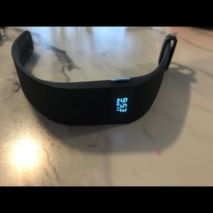 Large fit bit change hr great condition